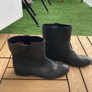 🍁Never worn FRYE boots !!!